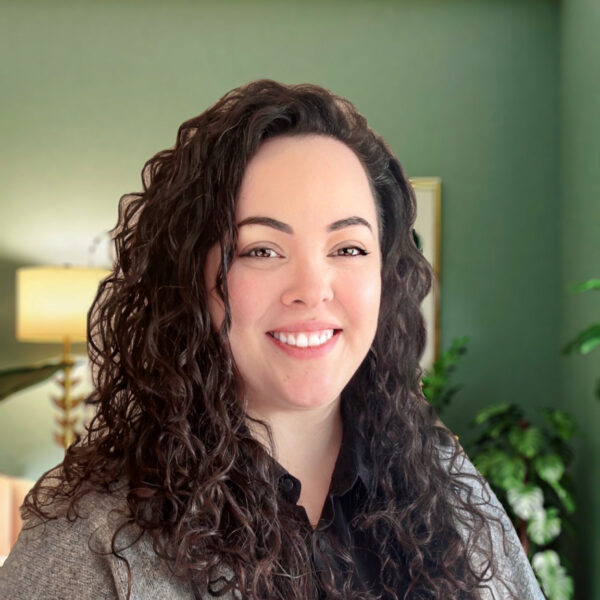 11219 Angela Larson Headshot