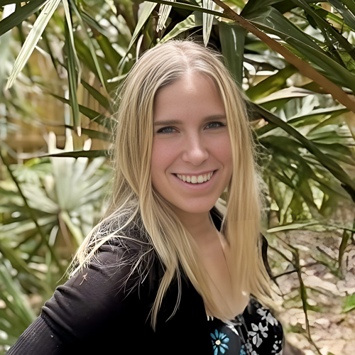 12400 Kristi Mau Headshot Edited