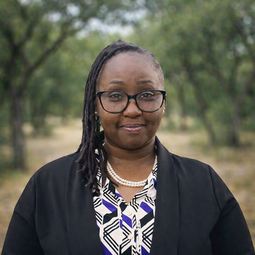 70030 Lorretta Roberts Headshot