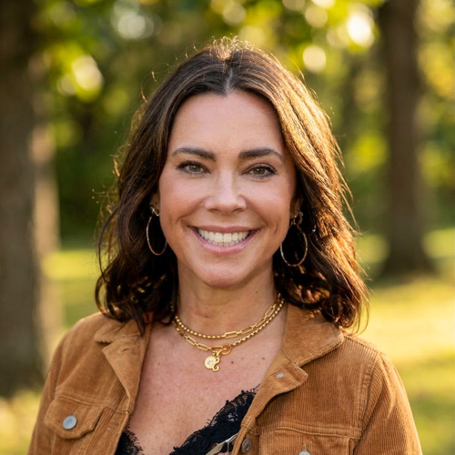 70048 Erin Bendele Headshot Edited