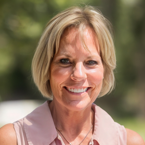 40115 Sarah Munigle Headshot Edited