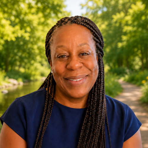 60026 Donia Davis Headshot New