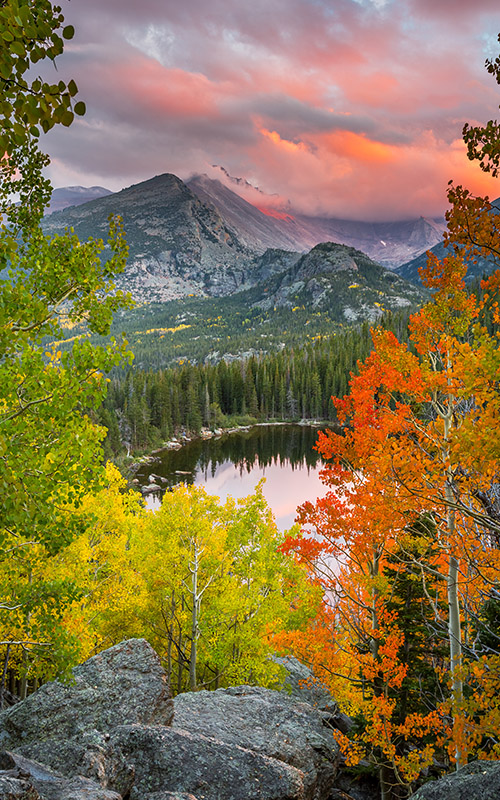 Colorado landscape of mountains and trees