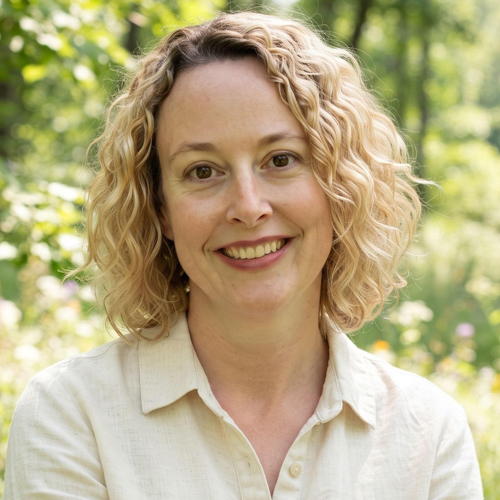 30626 Aimee Easley headshot updated