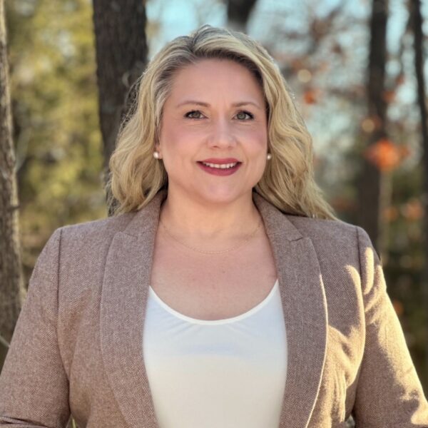30633 Melissa Kenny Headshot edited